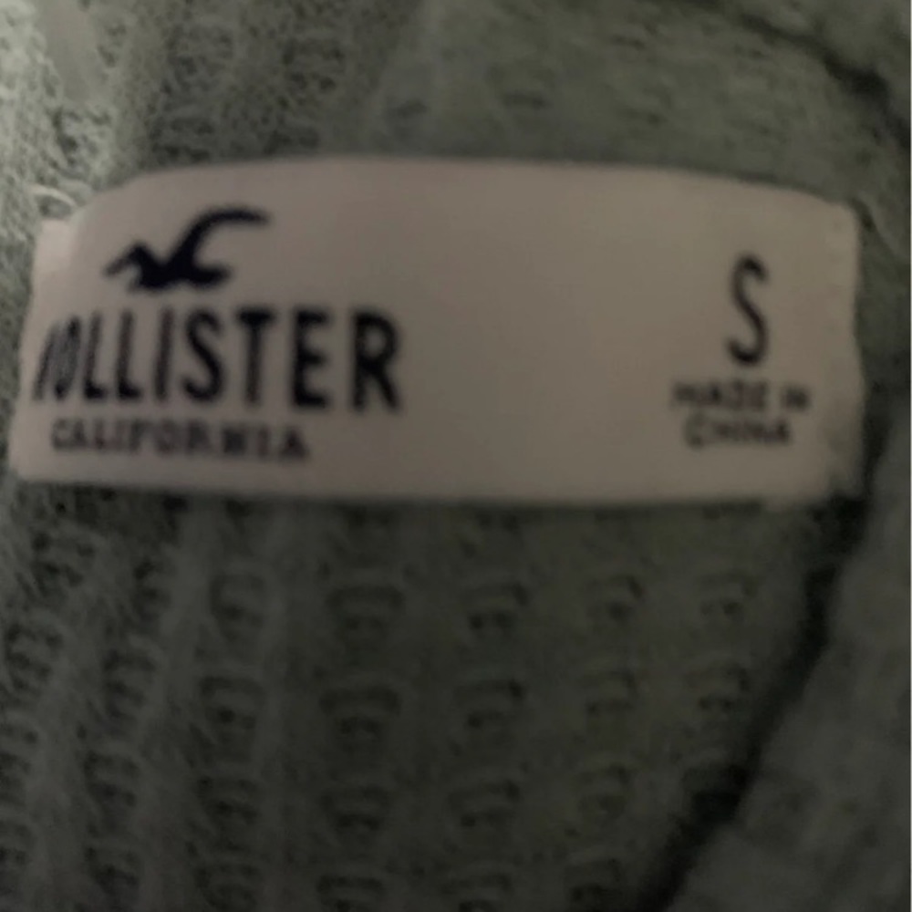 Hollister sweater